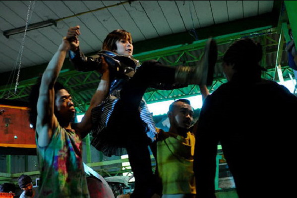 Кадры из Феникс в ярости (2009)