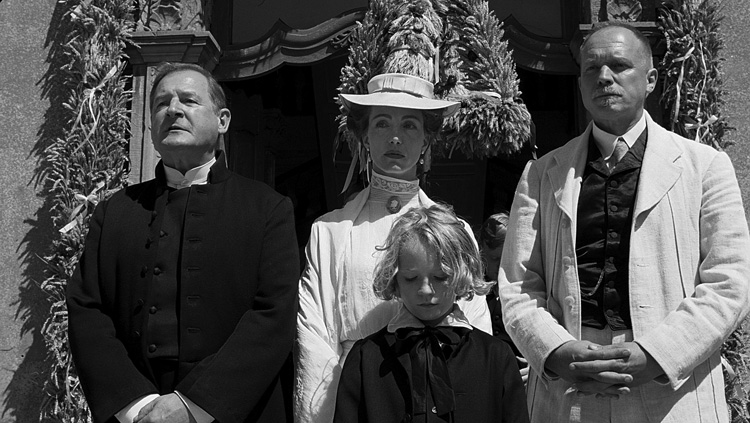 Кадры из Белая лента (2009)