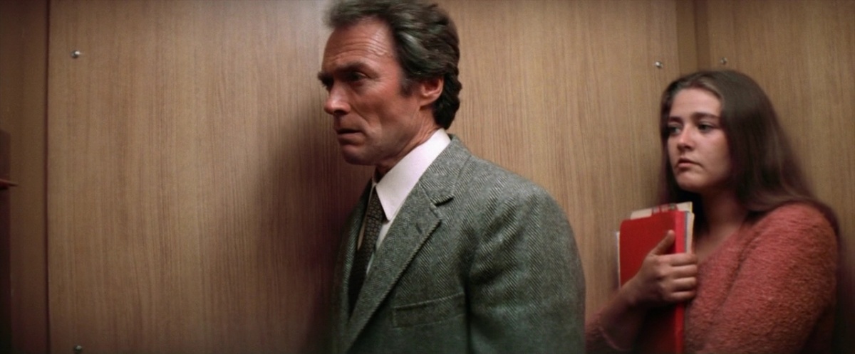 Кадры из Грязный Гарри 4: Внезапный удар (1983)