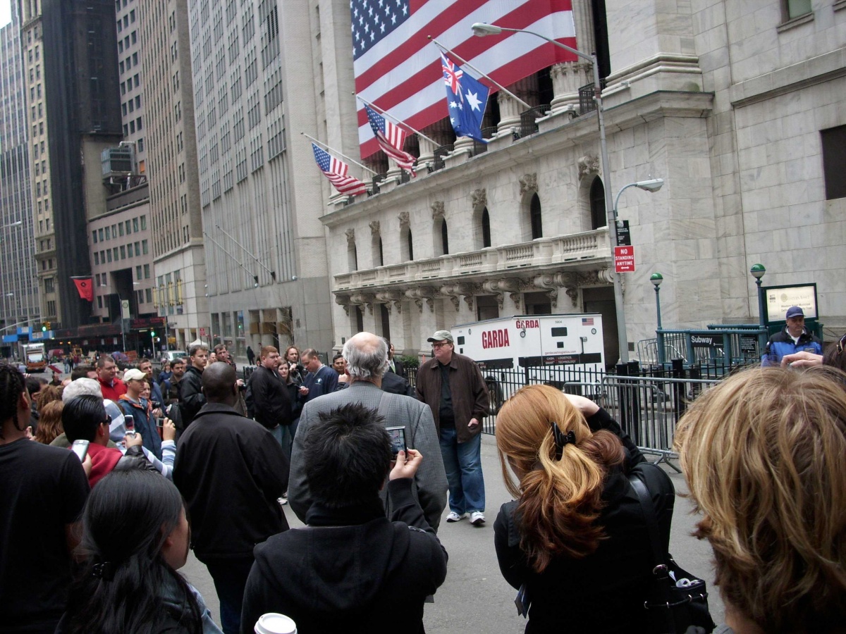 Кадры из Капитализм: История любви (2009)