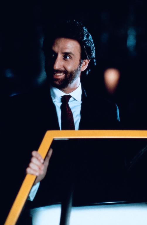 Кадры из Голубая сталь (1990)