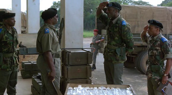 Кадры из Однажды в апреле (2005)