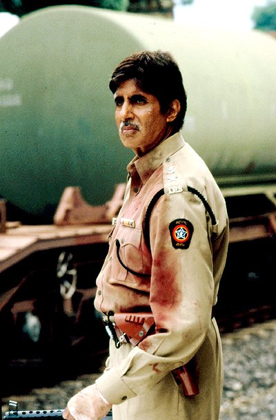 Кадры из Долг превыше всего (2004)