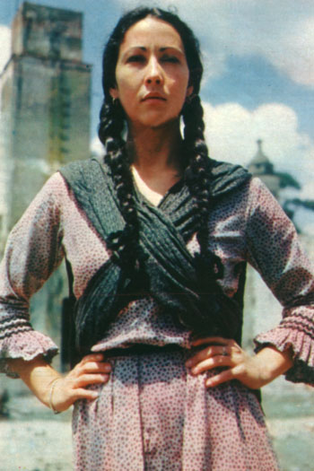 Кадры из Красные колокола, фильм первый – Мексика в огне (1982)