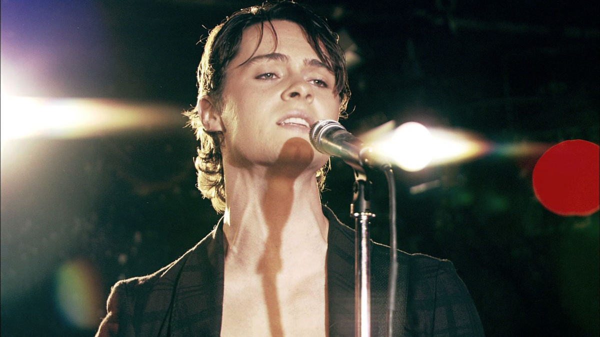 Кадры из Между любовью и прощанием (2009)