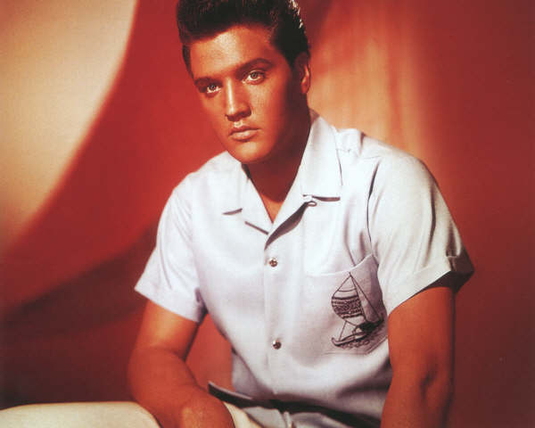 Кадры из Голубые Гавайи (1961)