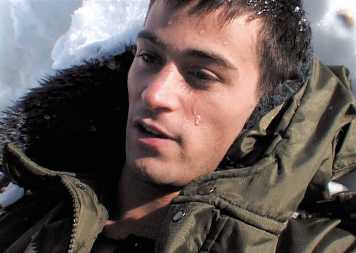 Кадры из Йосси и Джаггер (2002)