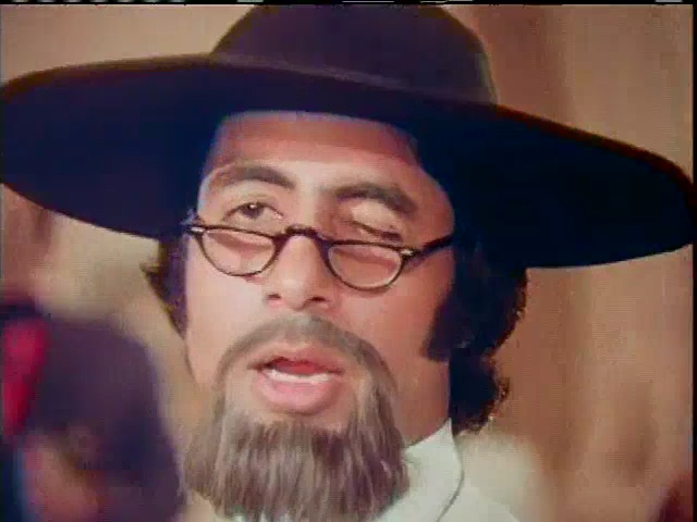 Кадры из Амар, Акбар, Антони (1977)