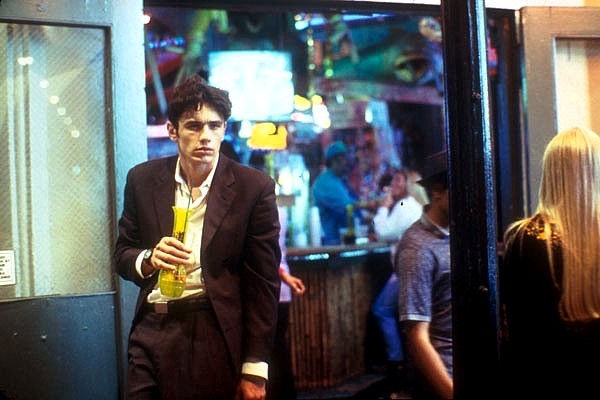 Кадры из Жиголо (2002)