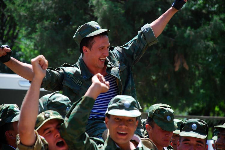 На краю стою (2009)