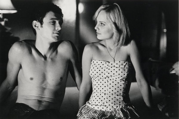 Кадры из Жиголо (2002)