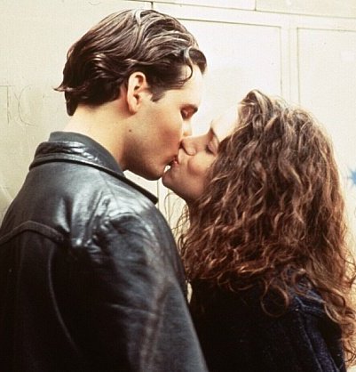 Кадры из Ложный огонь (1996)