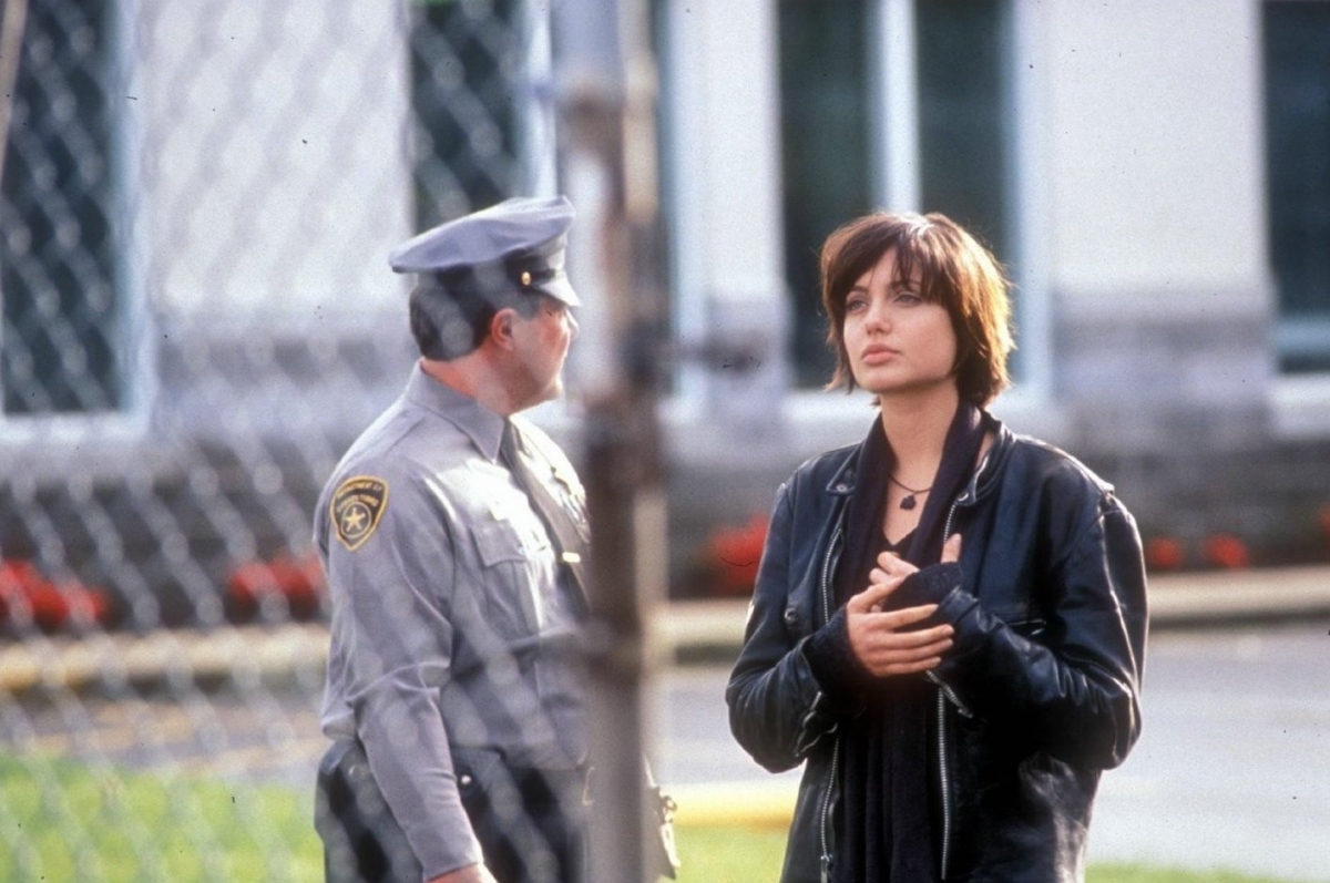 Кадры из Ложный огонь (1996)