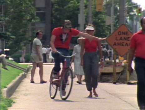 Кадры из Резиновое лицо (1981)