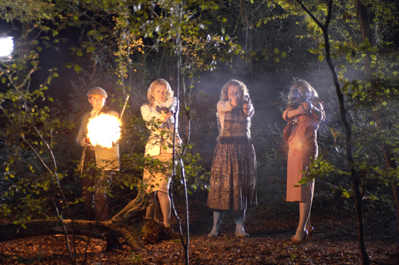 Кадры из Пригород в огне (2006)