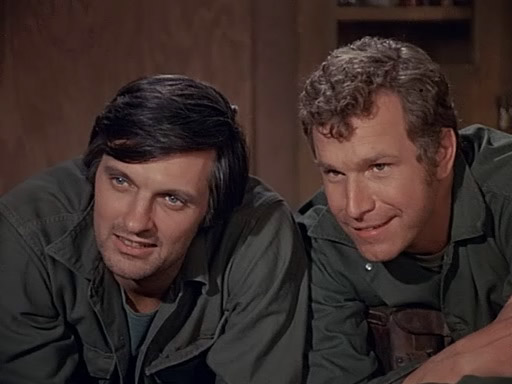 Кадры из Чёртова служба в госпитале Мэш (1972)