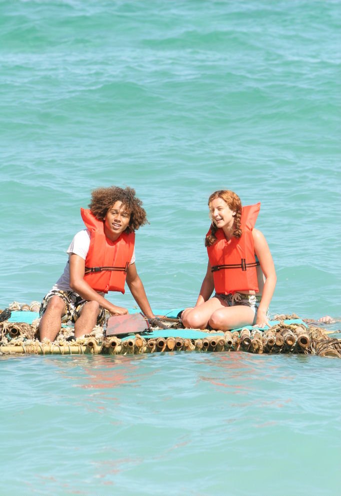 Кадры из Затерянные на острове (2005)