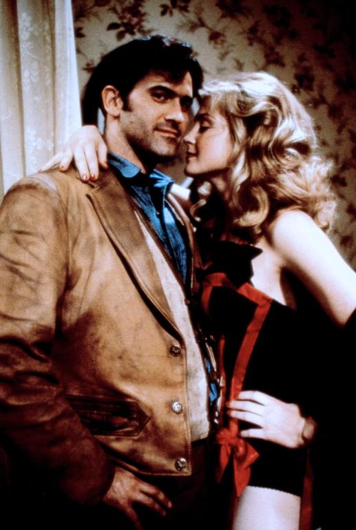 Кадры из Приключения Бриско Каунти-младшего (1993)