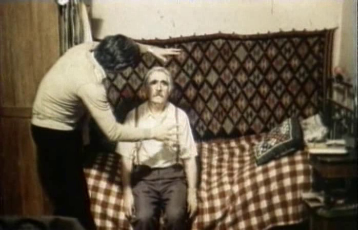 Кадры из Переступить черту (1987)