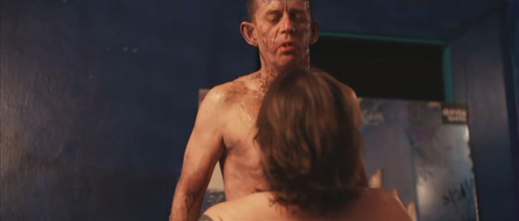 Кадры из Чей-то стук в дверь (2009)