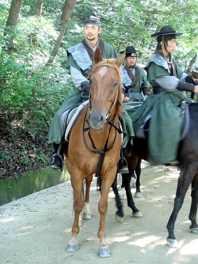 Кадры из Якша (2010)