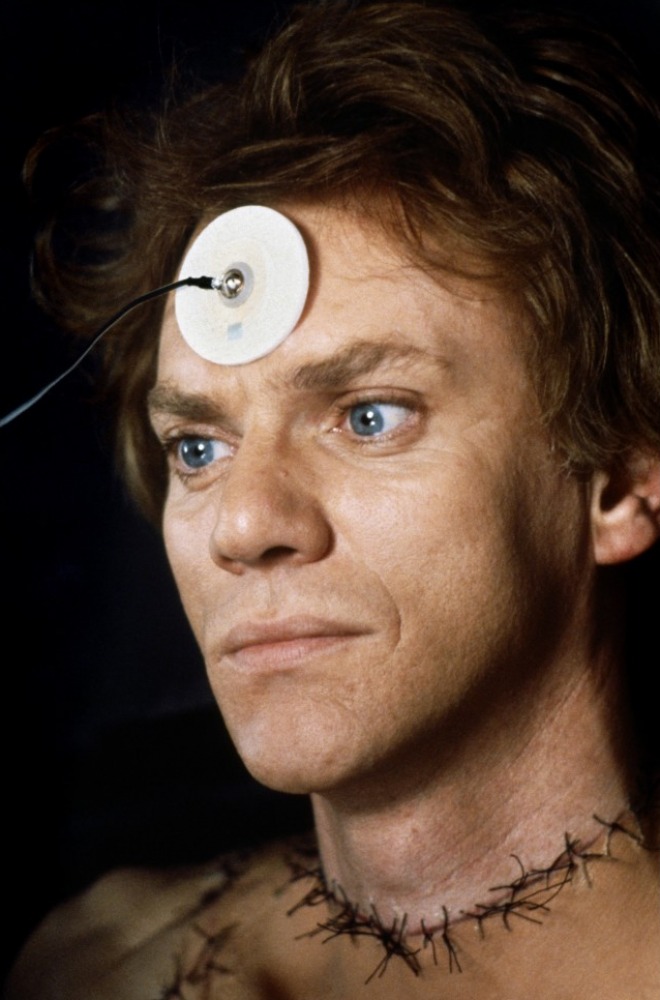 Кадры из Госпиталь «Британия» (1982)