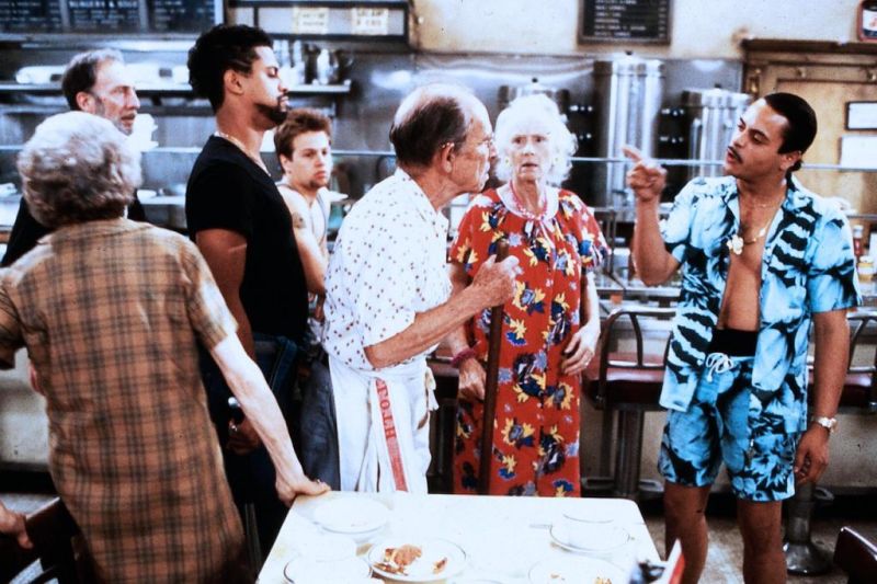 Кадры из Батарейки не прилагаются (1987)