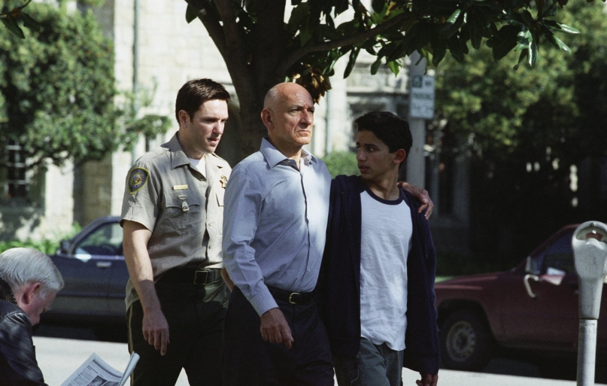 Кадры из Дом из песка и тумана (2003)