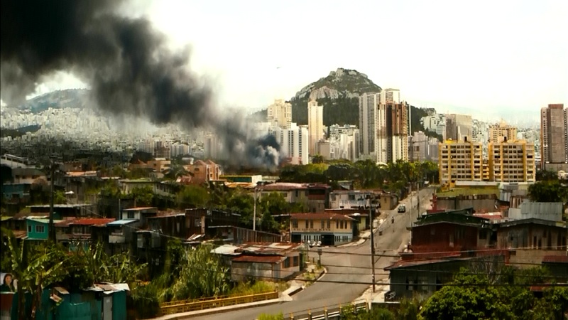 Кадры из Монстры (2010)