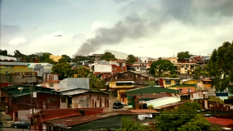 Кадры из Монстры (2010)