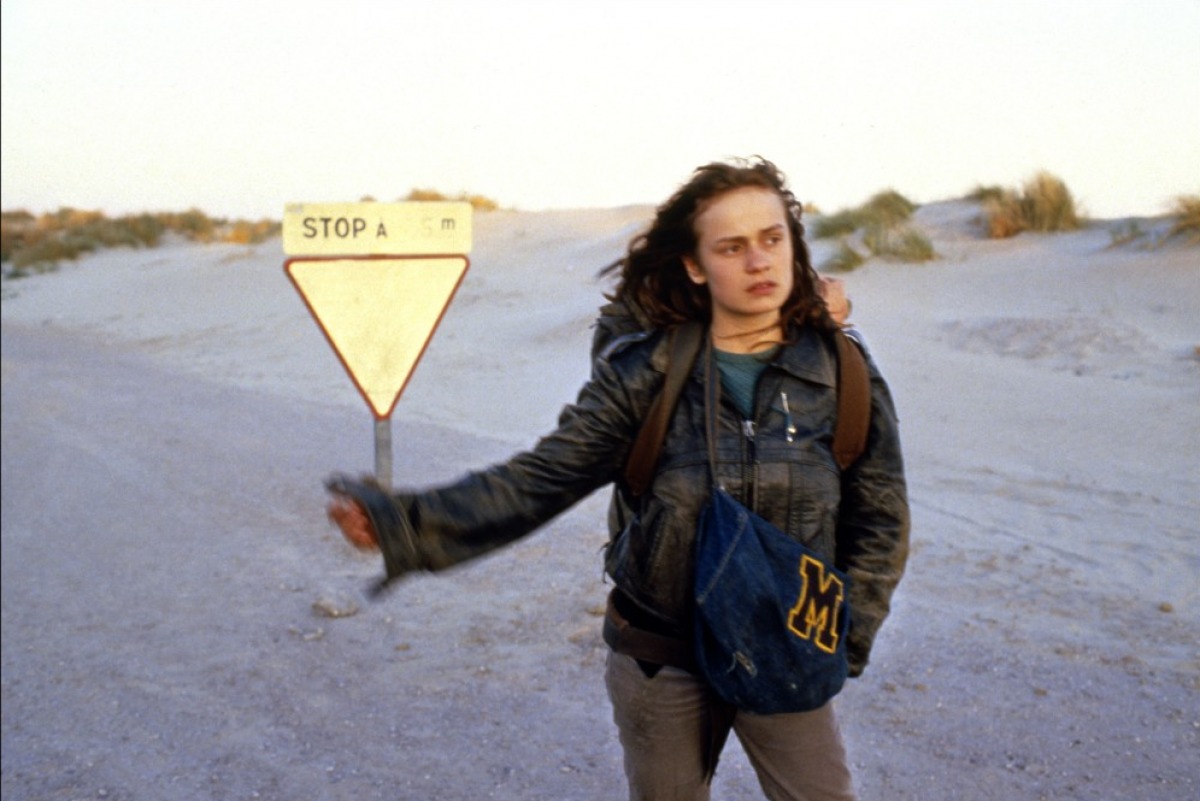 Без крыши, вне закона (1985)