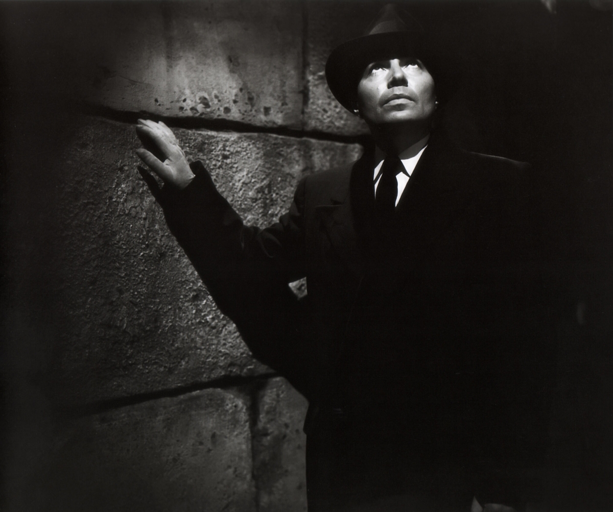 Кадры из Пять пальцев (1952)