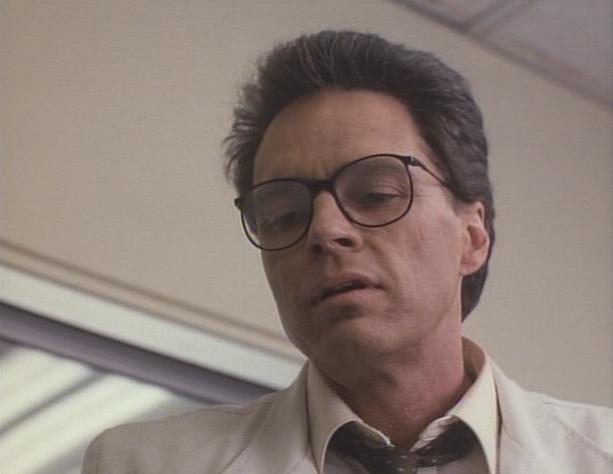 Кадры из Тихая ночь, смертельная ночь 3: Лучше поберегись! (1989)