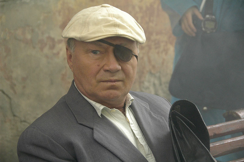 Кадры из Крест в круге (2009)