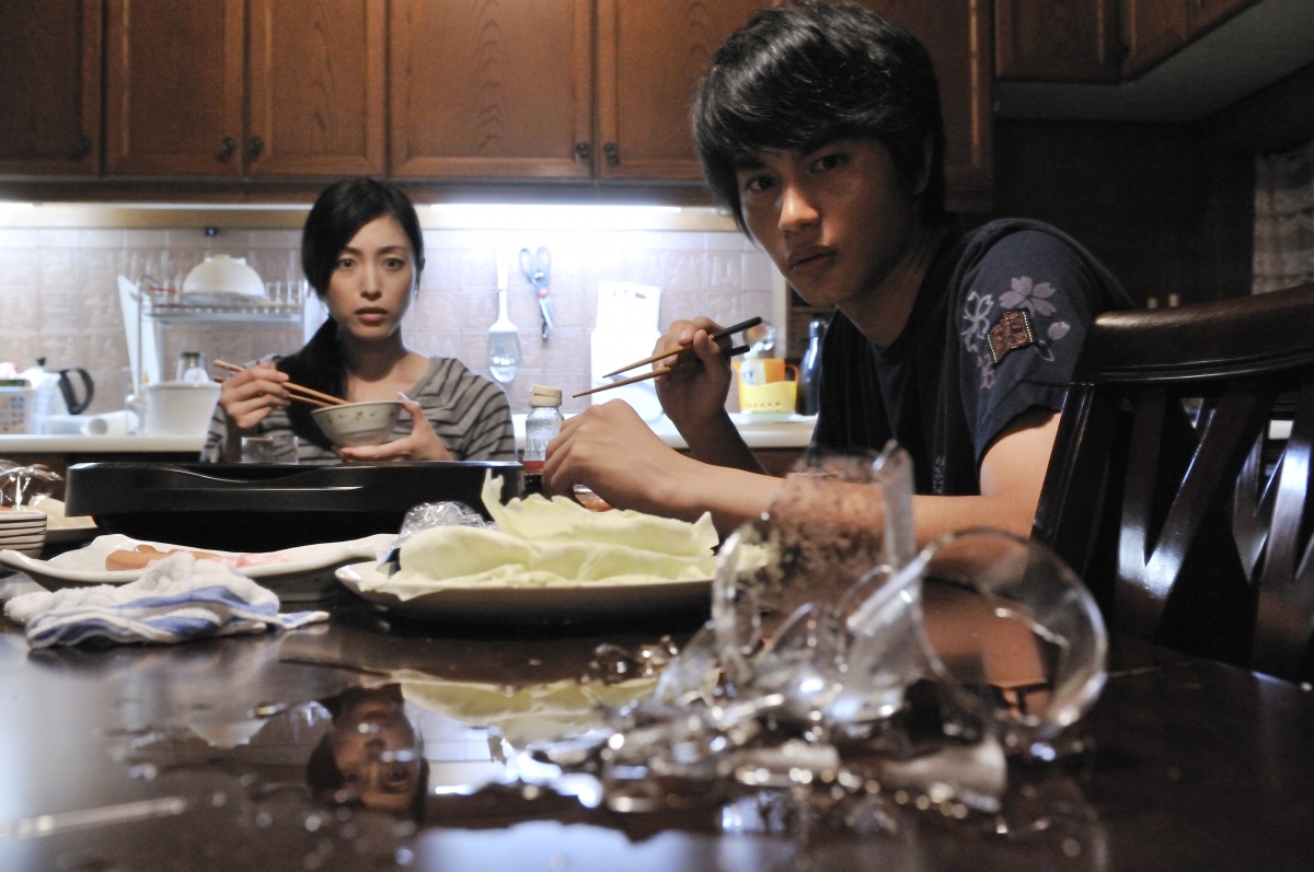 Кадры из Паранормальное явление: Ночь в Токио (2010)