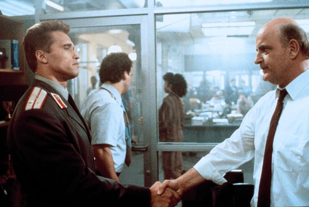 Кадры из Красная жара (1988)