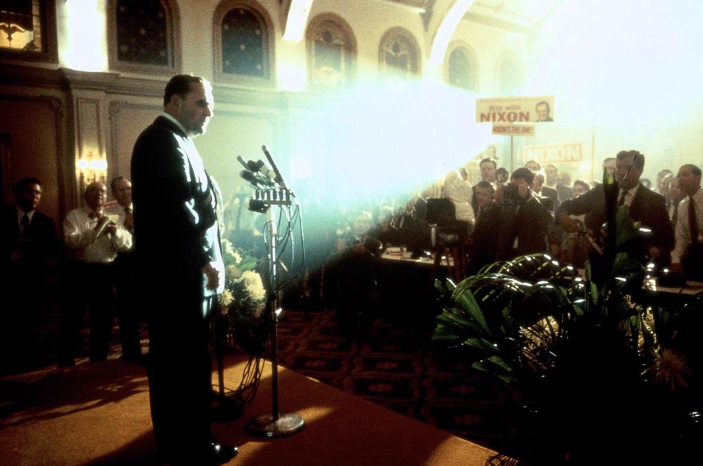 Кадры из Никсон (1995)