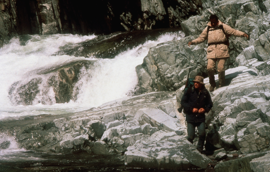 Кадры из Огонь на поражение (1988)