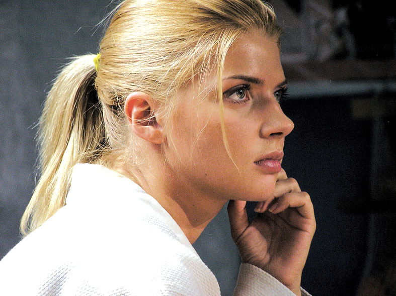 Кадры из Влюблён и безоружен (2010)