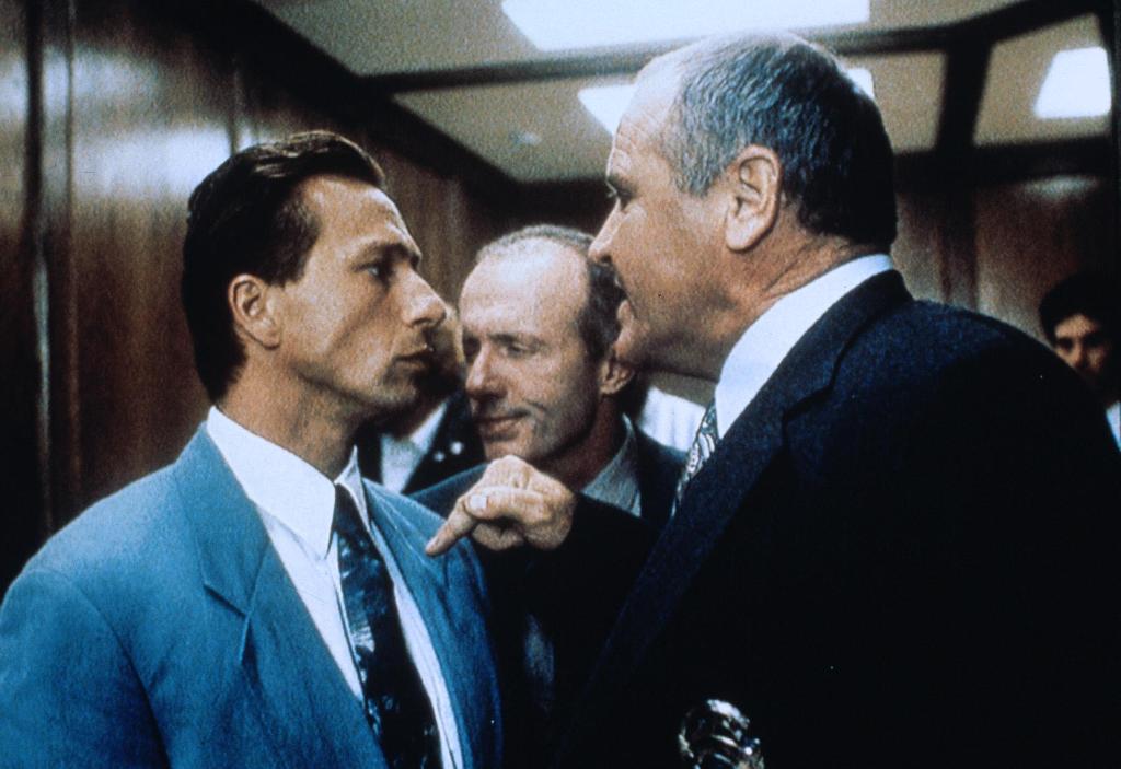 Кадры из Последний оставшийся в живых (1996)