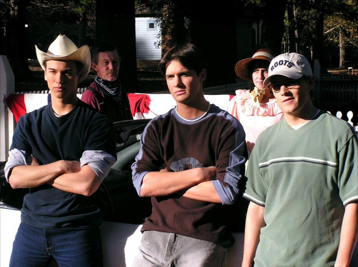 Кадры из 2001 маньяк (2005)