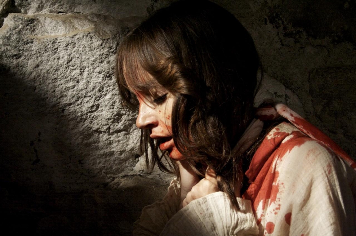 Кадры из Дом дьявола (2009)