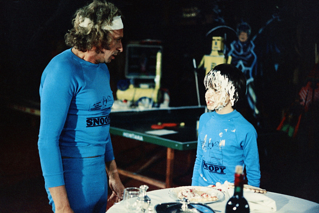 Кадры из Игрушка (1976)