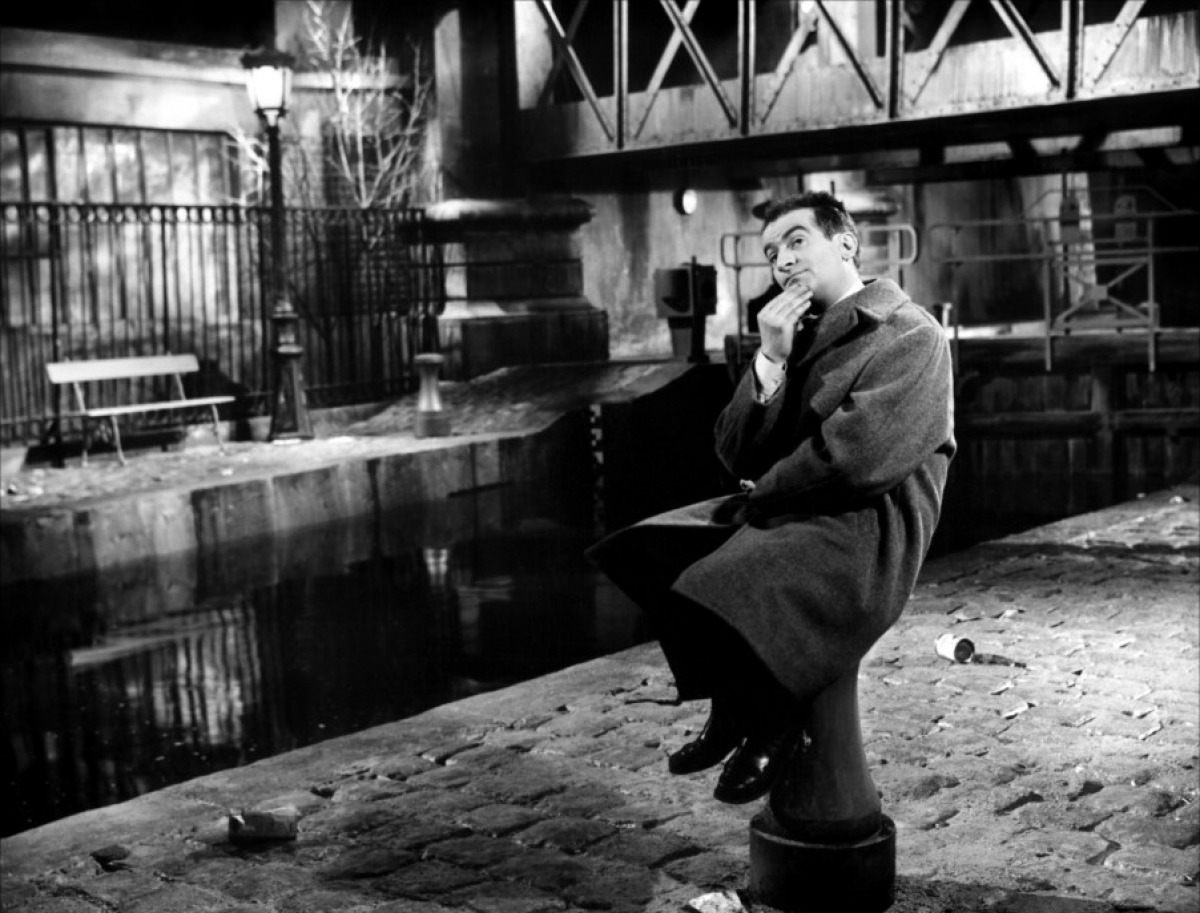 Совершенно некстати (1957)