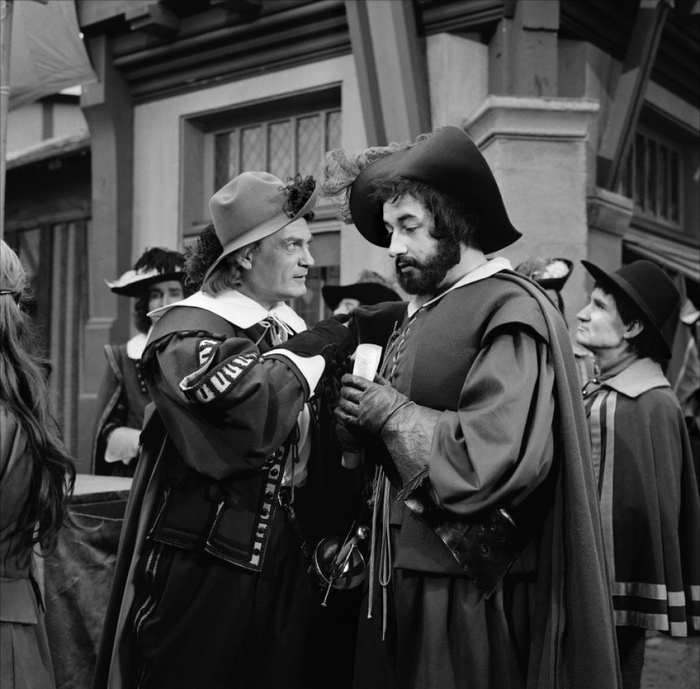 Кадры из Капитан Фракасс (1961)