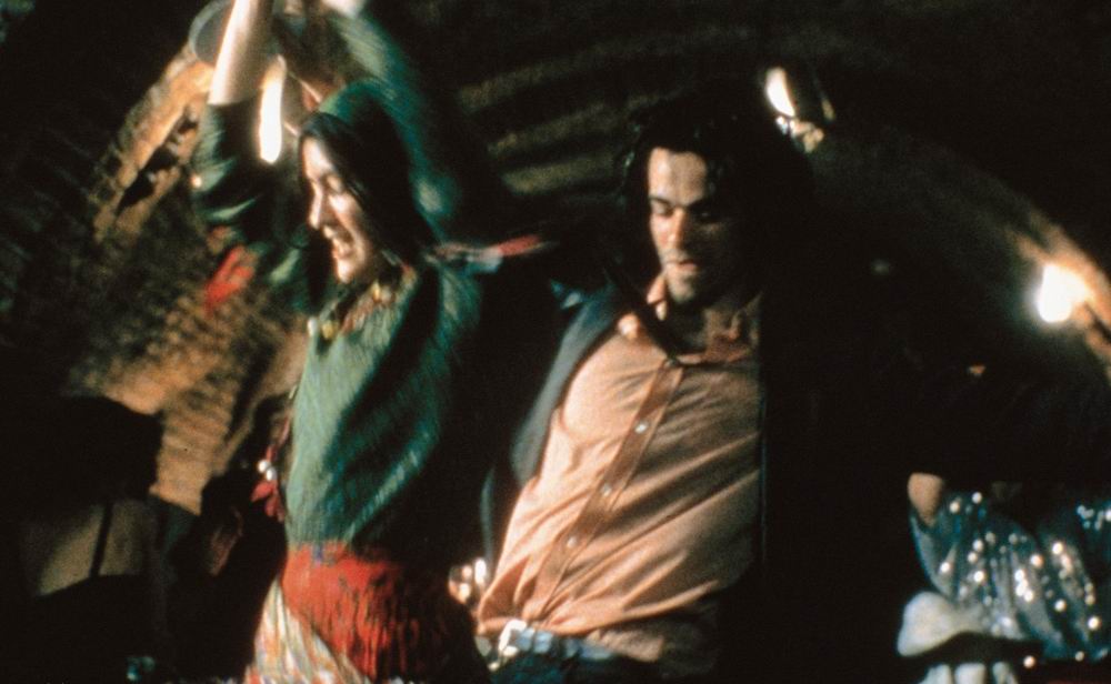 Кадры из Странный чужак (1997)