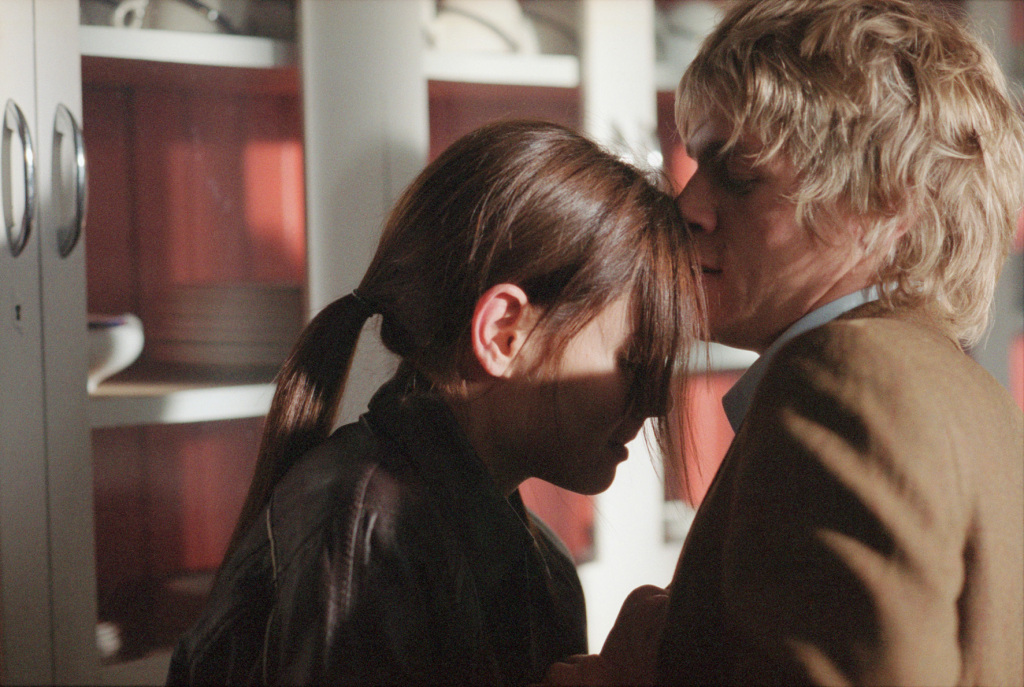 Кадры из Покинутая (2002)