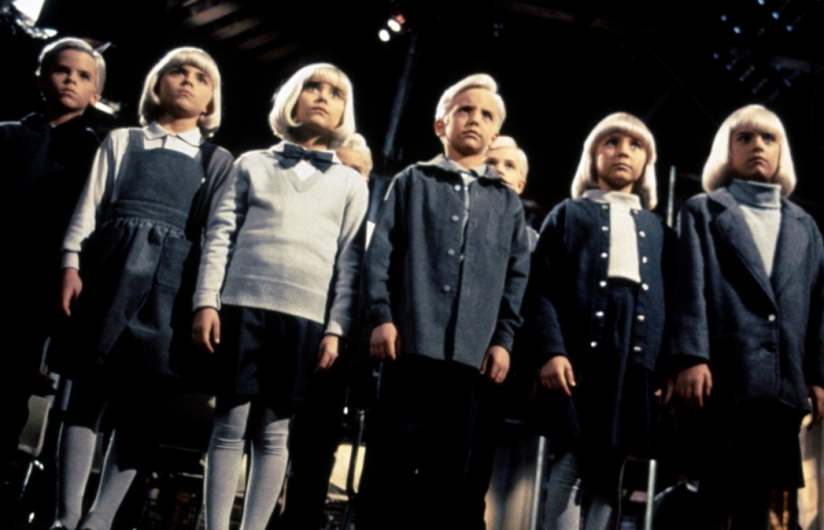 Кадры из Деревня проклятых (1995)