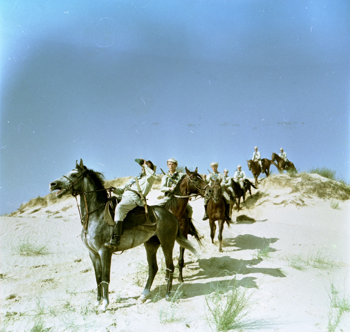 Кадры из Неуловимые мстители (1967)