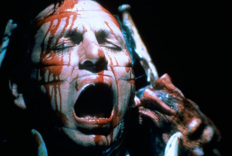 Кадры из Восставший из ада 2 (1988)